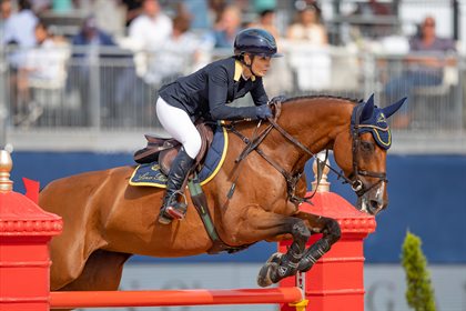 Edwina Tops Alexander (AUS) riding Fellow Castlefield in Class 7. at The Longines Global Champions ©Ellie Birch