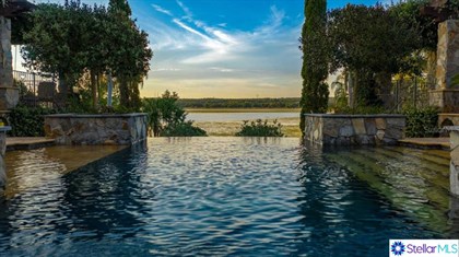 Luxury equestrian estate. © WHEATLEY REALTY GROUP