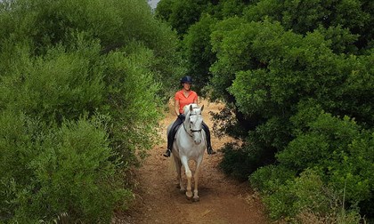 Riding through on of Spain and Europe's biggest wildlife reserves © Stephanie Abbott