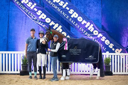 Riley Alexander, Alison Gill and Christan Trainor with Glenhill Mr Hollywood at 2024 DJWTS. Image: Equisoul Photography