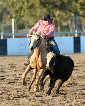 Sarah Cookson, winner of the Ladies Draft with Paradise. Image by Roger Fitzhardinge
